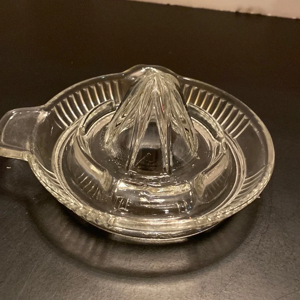 Vintage glass citrus lemon orange juicer kitchen gadgets 5.5”